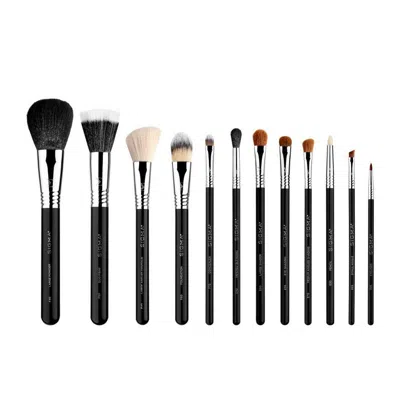 Sigma Beauty Essential Brush Set In Black