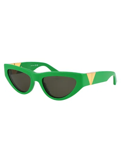 Bottega Veneta Eyewear Cat-eye Frame Sunglasses In Green