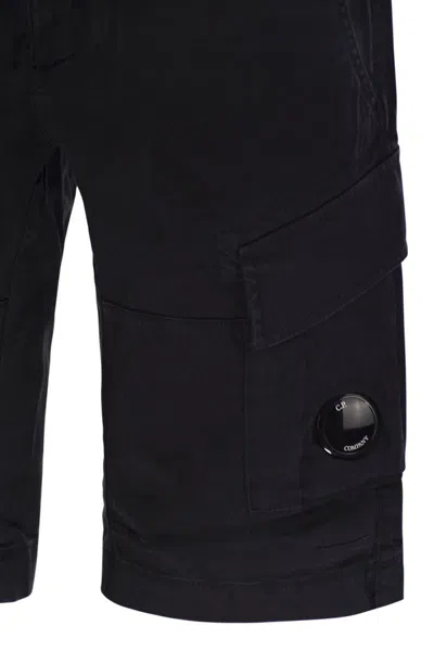 C.p. Company Tailored Cargo Shorts With Distinctive Pocket Details In Black