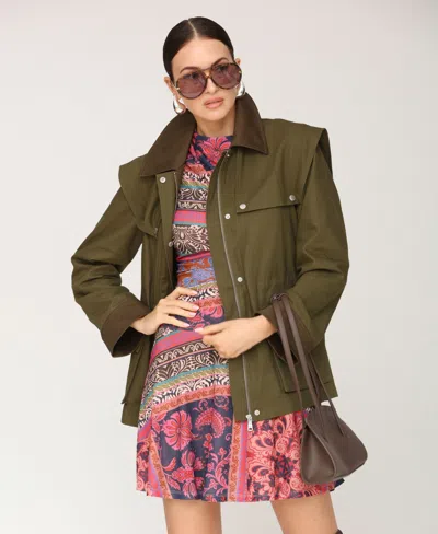 Avec Les Filles Utility Anorak With Combo And Shoulder Bias Flange In Green