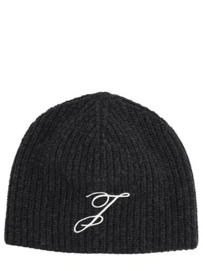 Jacquemus Ribbed Knit Merino Wool Cap With Subtle Embroidery In Black