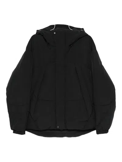 连帽填充夹克