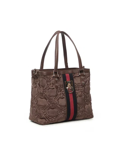 V73 V°73 Bags In Sand