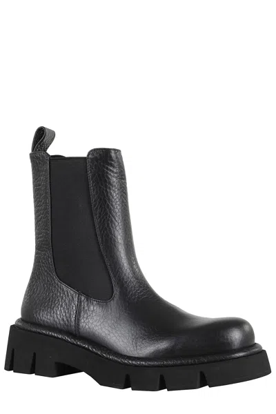 Paloma Barceló Textured Hammered Leather Ankle Boots With Sole In Black