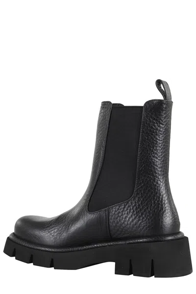 Paloma Barceló Textured Hammered Leather Ankle Boots With Sole In Black