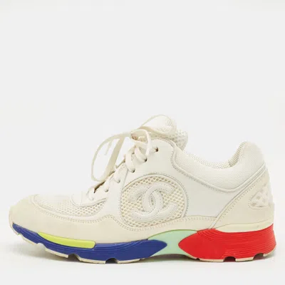 Pre-owned Chanel White Fabric And Suede Cc Lace Up Sneakers Size 37
