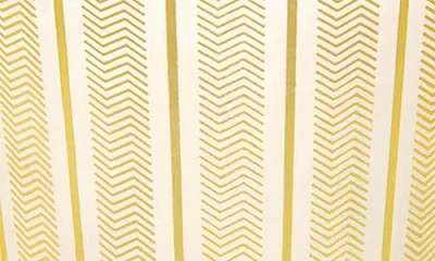 Nest New York Winter Chai Three-wick Candle In Gold