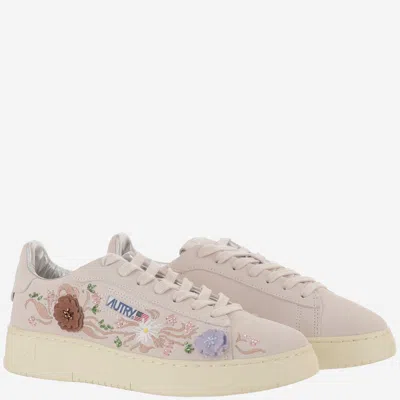 Autry Dallas Floral-embroidered Sneakers In Neutral