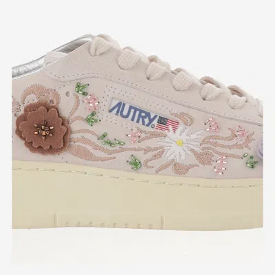 Autry Dallas Floral-embroidered Sneakers In Neutral