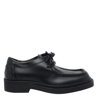 Bottega Veneta Round Toe Lace-up Shoes With Rubber Sole In Black