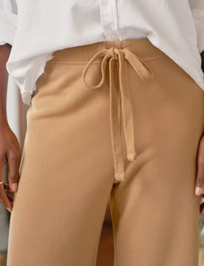 Frank & Eileen Catherine 29" In Brown