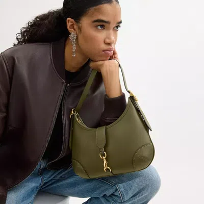 Coach Hamptons Logo-detail Shoulder Bag In Green