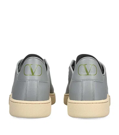 Valentino Garavani Royco Low-top Casual Shoes In Gold