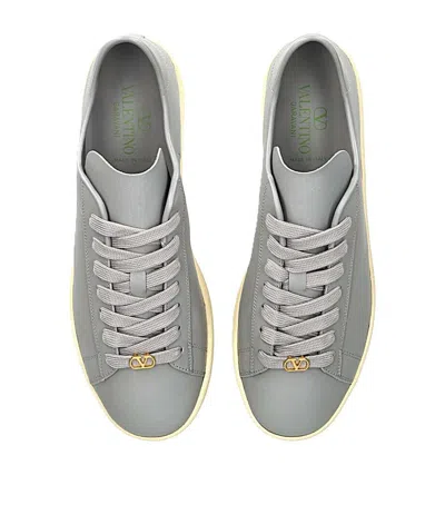 Valentino Garavani Royco Low-top Casual Shoes In Gold