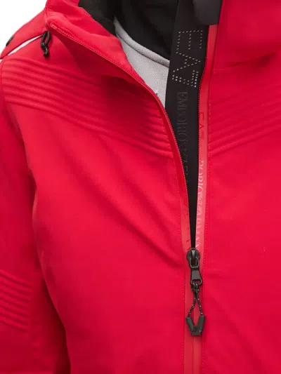 标贴连帽滑雪夹克