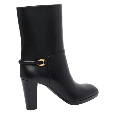Saint Laurent Sulpice 80 Leather Ankle Boots In Black
