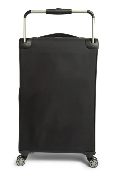 It Luggage Debonair 26-inch Softside Spinner Luggage In Multi