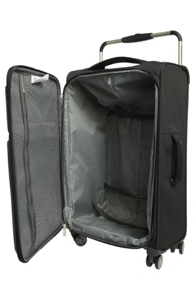 It Luggage Debonair 26-inch Softside Spinner Luggage In Multi