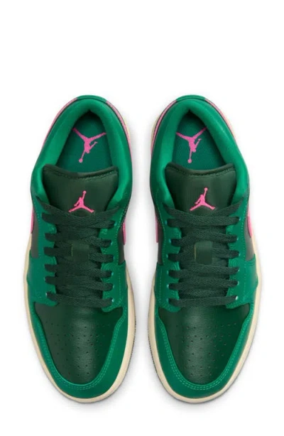 Jordan Low Swoosh Trainers In Green