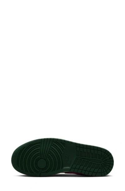 Jordan Low Swoosh Trainers In Green