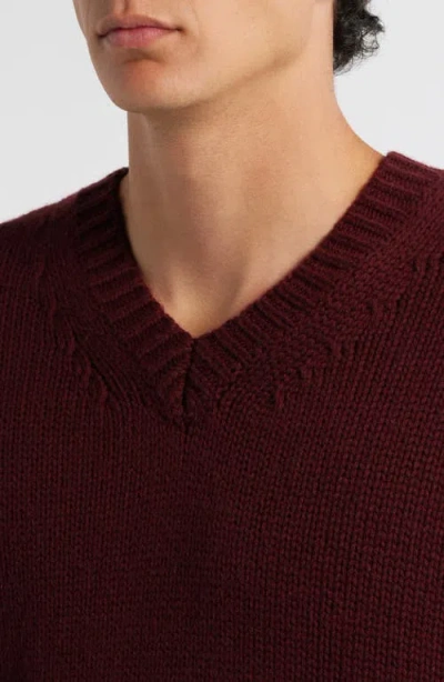 Frame Men's Wool And Cashmere Knit V-neck Sweater In Burgundy