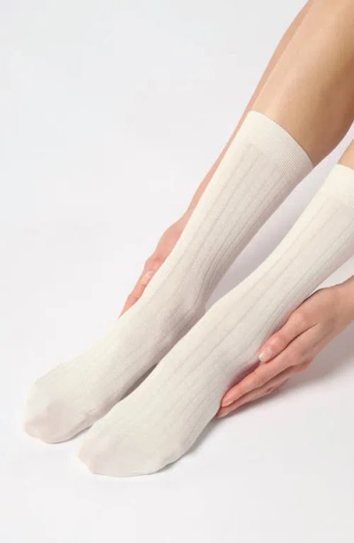 Oroblu Lightweight Crew Socks In White