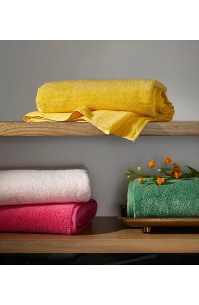 Matouk Milagro Fingertip Towel In Red