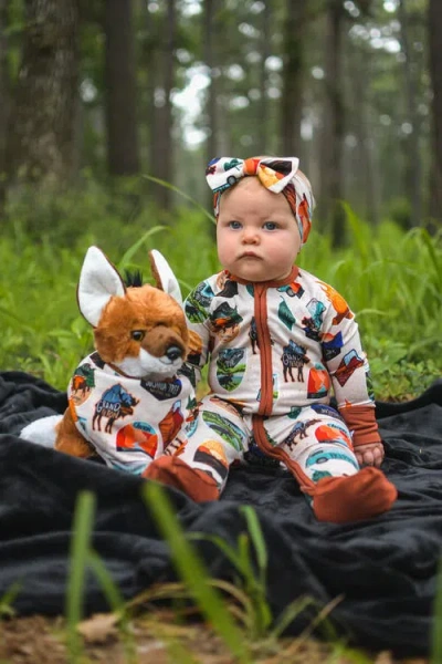 Fletch Tiny Traveler Snoozer In Multi