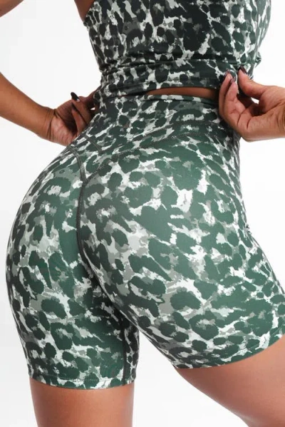 Vitality Pulse Volley Short In Green