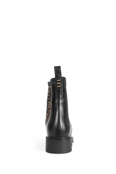 Fendi Filo Chelsea Boots In Black
