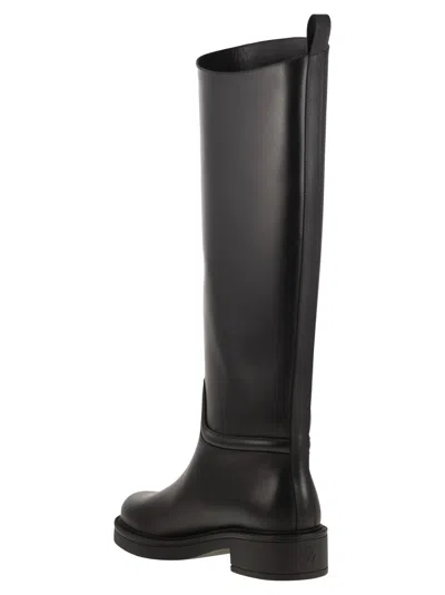 Stuart Weitzman Celia Leather Boot In Black