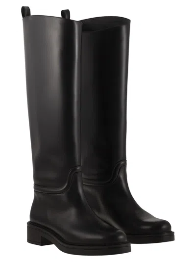Stuart Weitzman Celia Leather Boot In Black
