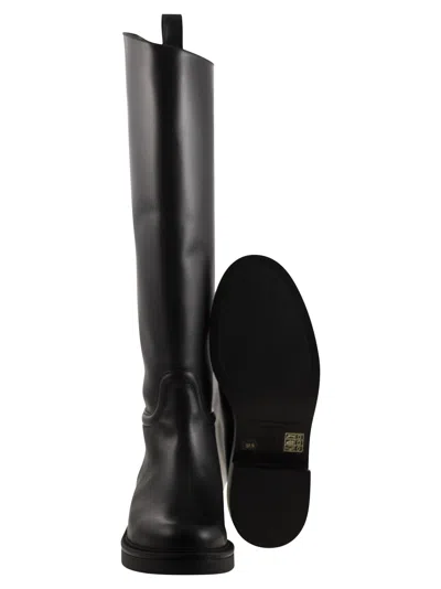 Stuart Weitzman Celia Leather Boot In Black