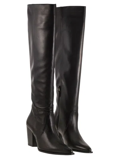 Stuart Weitzman Jolene Leather Boot In Black