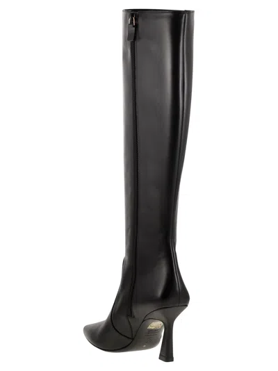 Stuart Weitzman Vinnie Leather Boots In Black