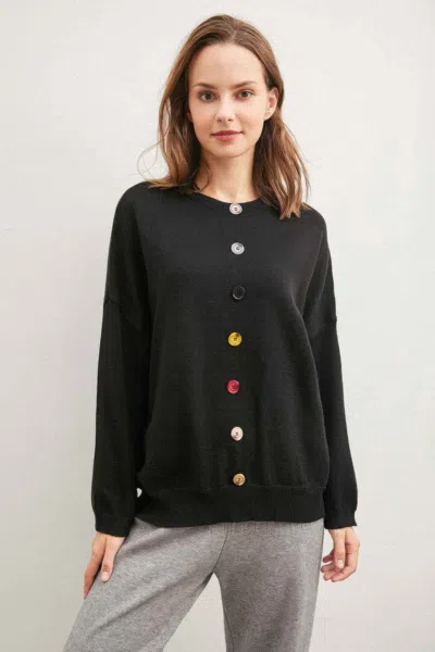 Truedames Solid Sweater With Colorful Buttons In Black