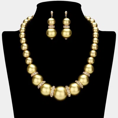 Fashnzfab Chunky Pearl Necklace In Gold