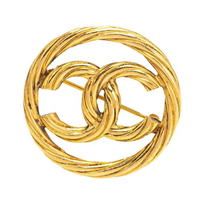 Pre-owned Chanel Brooch () In Gold