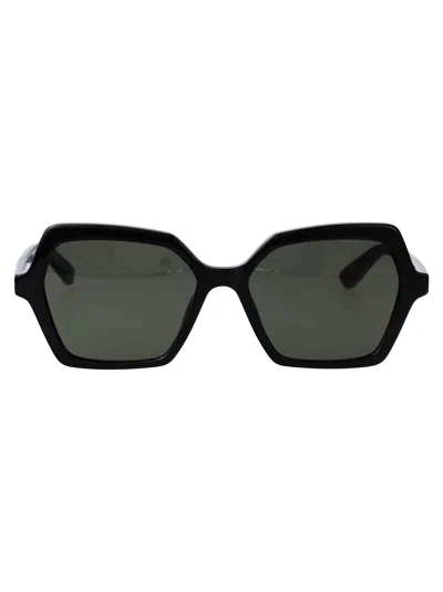 Alexander Mcqueen Alexander Mc Queen Geometrical Sunglasses Am0537 S 001 In Black