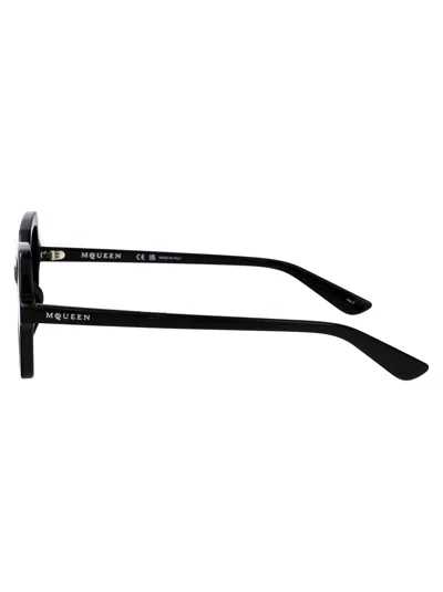 Alexander Mcqueen Alexander Mc Queen Geometrical Sunglasses Am0537 S 001 In Black