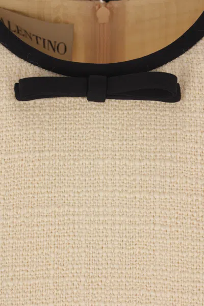 Valentino Bow Tweed Tailored Zip Jacket In Neutral