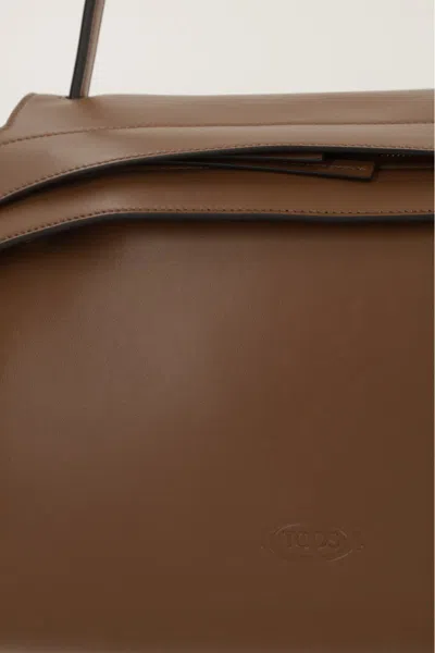 Tod's Wave Medium Shoulder Bag In Brown