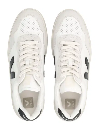 Veja Women's V-90 Extra White Nautico In Black