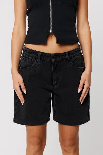 Abrand 99 Low Boyfriend Short Shanae In Black