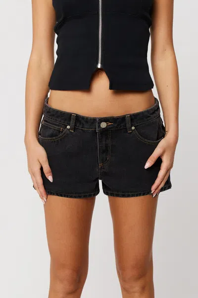 Abrand 99 Low Boyfriend Short Shanae In Black