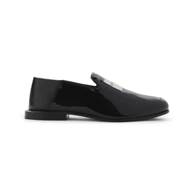 Givenchy Glossy Round Toe Loafers In Black