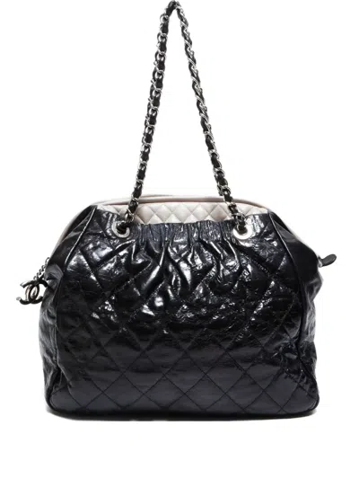 Pre-owned Chanel 2009-2010 Chain Quilted Shoulder Bag In Black