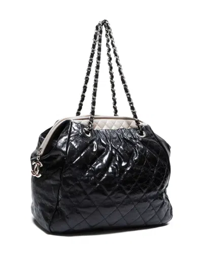 Pre-owned Chanel 2009-2010 Chain Quilted Shoulder Bag In Black