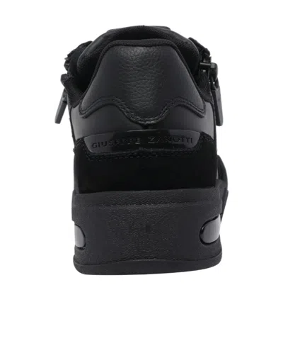 Giuseppe Zanotti Round-toe Low-top Casual Shoes In Black