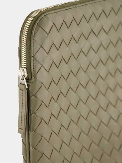 Bottega Veneta Getaway File Package In Green